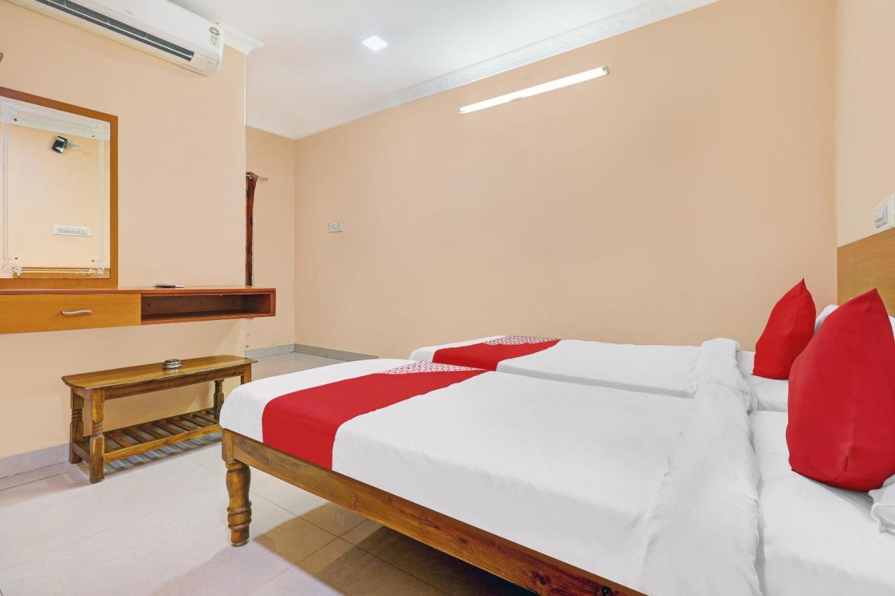 Oyo 81409 Hotel Sivajothi 杜蒂戈林 外观 照片