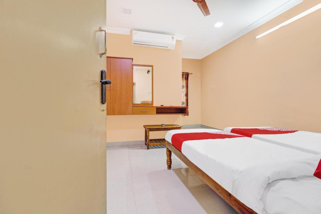 Oyo 81409 Hotel Sivajothi 杜蒂戈林 外观 照片
