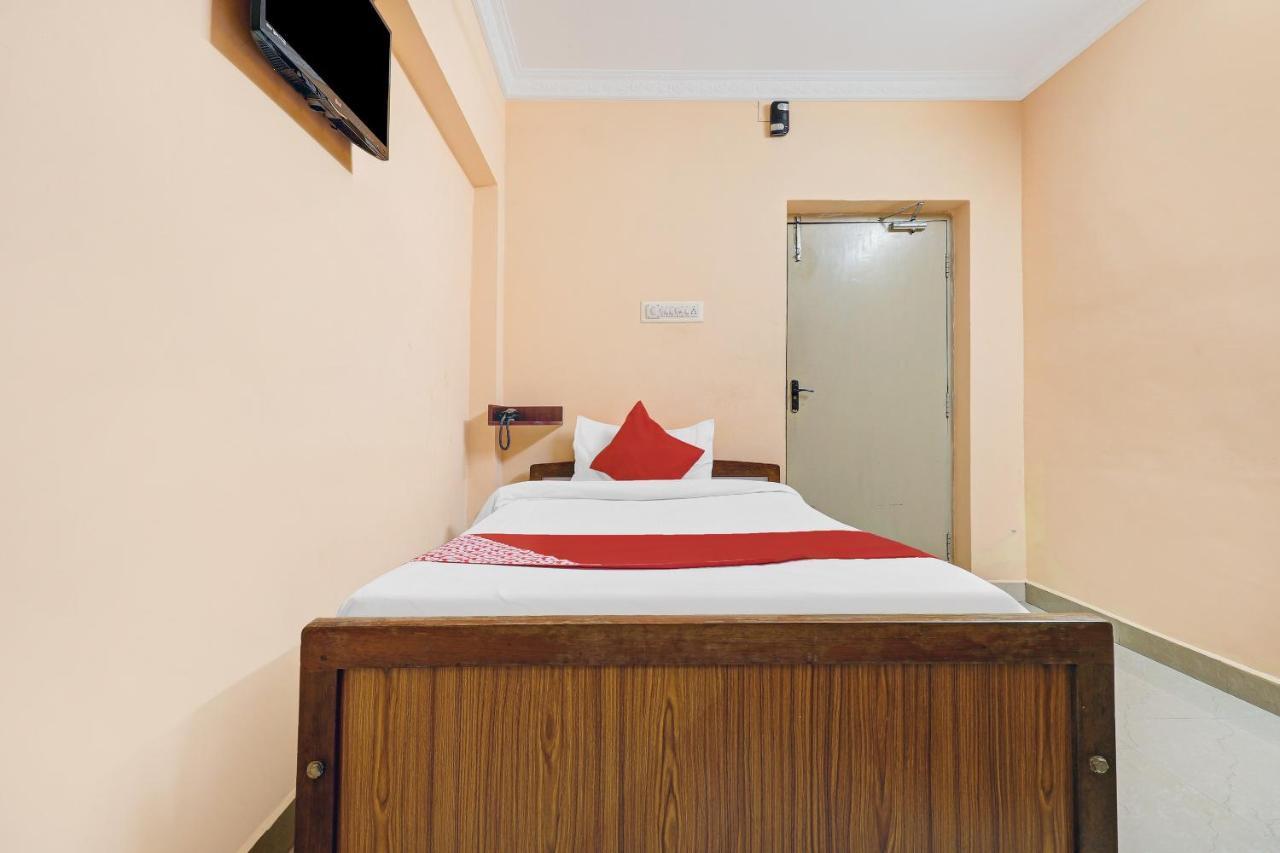 Oyo 81409 Hotel Sivajothi 杜蒂戈林 外观 照片