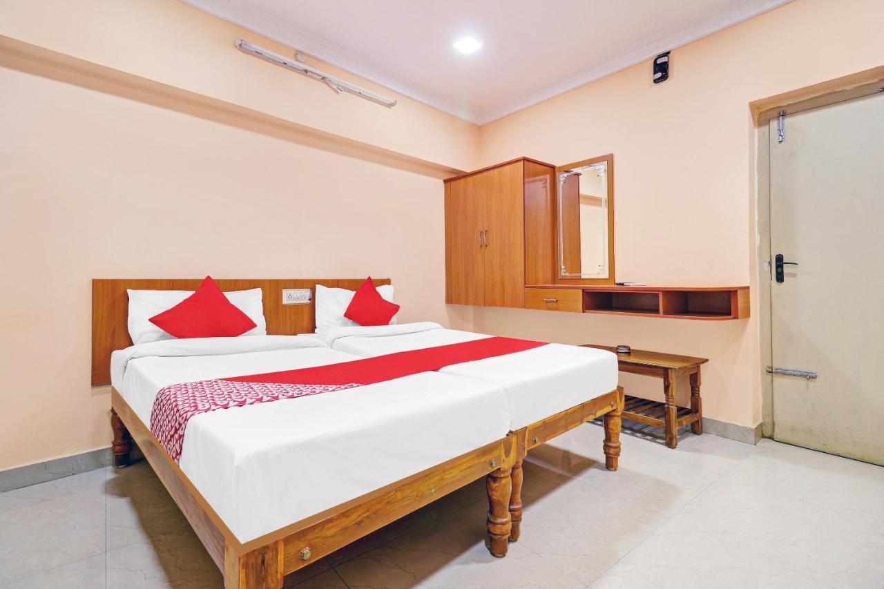 Oyo 81409 Hotel Sivajothi 杜蒂戈林 外观 照片