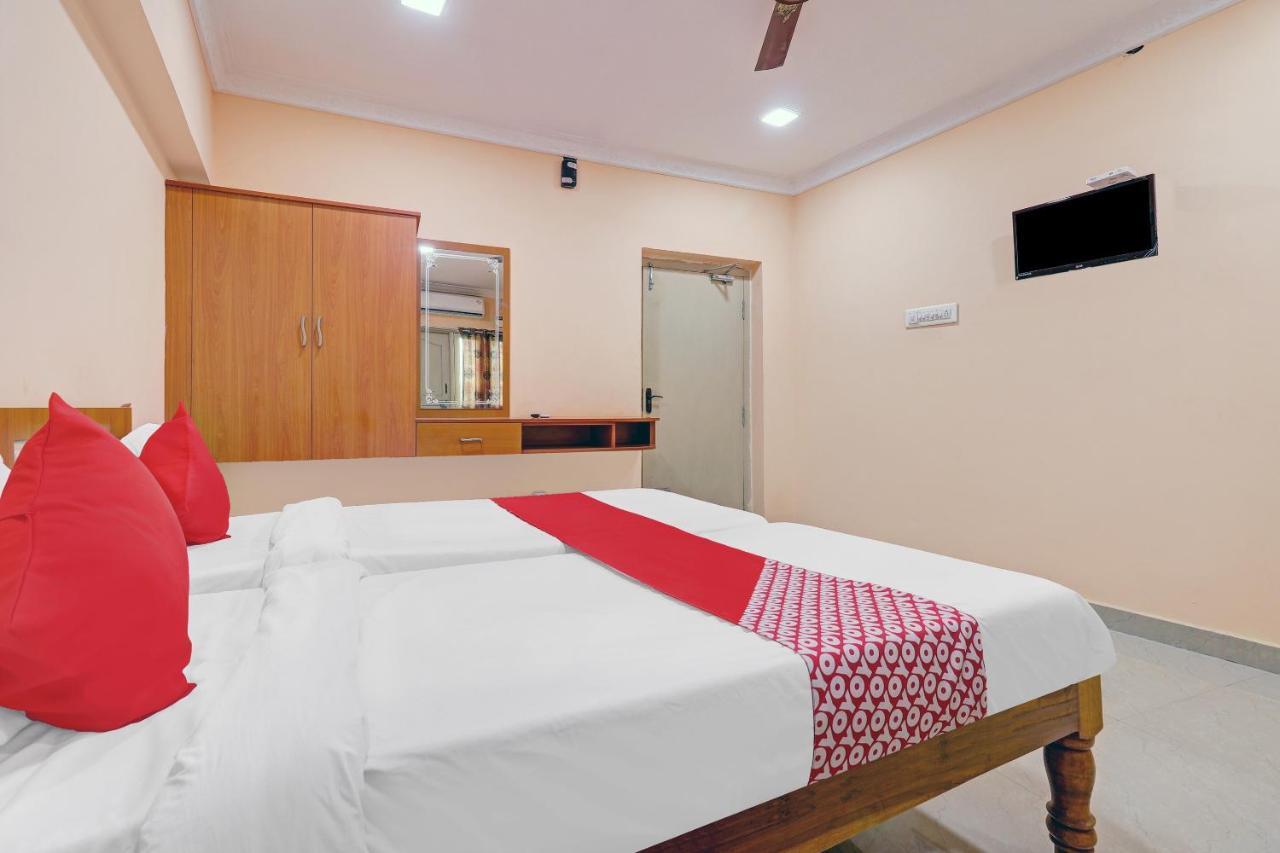 Oyo 81409 Hotel Sivajothi 杜蒂戈林 外观 照片